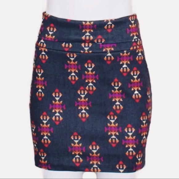 Nollie Tribal Aztec Print Gray Skirt Size Medium - Picture 2 of 6